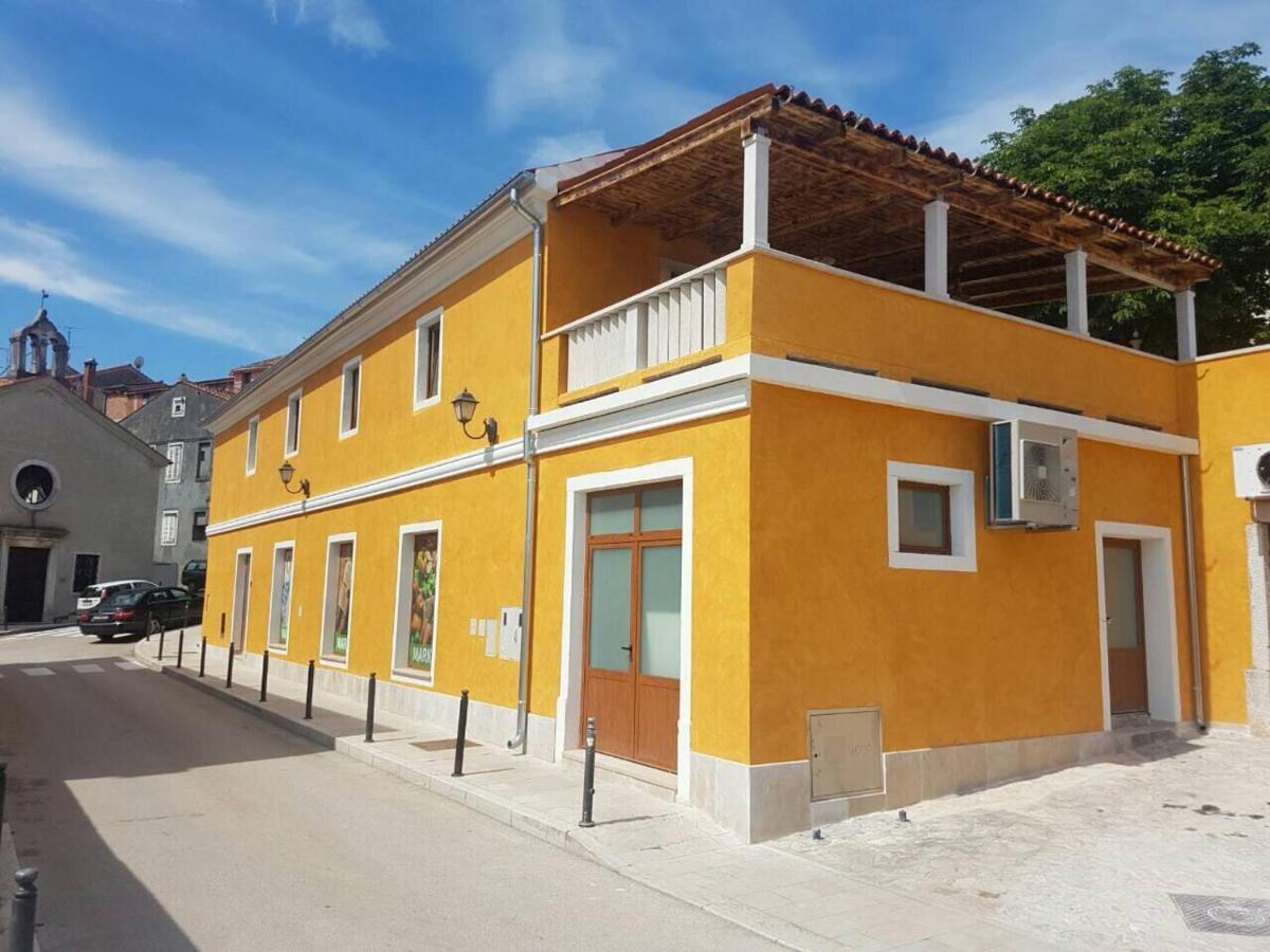 Old Town Apartment Popovic Vrsar Bagian luar foto