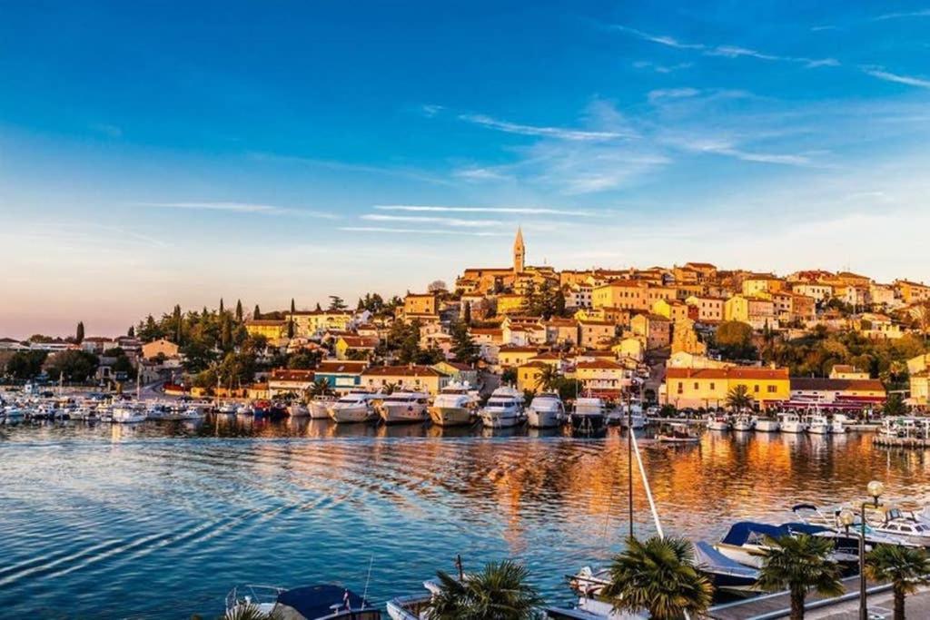 Old Town Apartment Popovic Vrsar Bagian luar foto