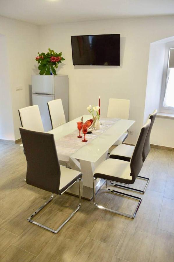 Old Town Apartment Popovic Vrsar Bagian luar foto