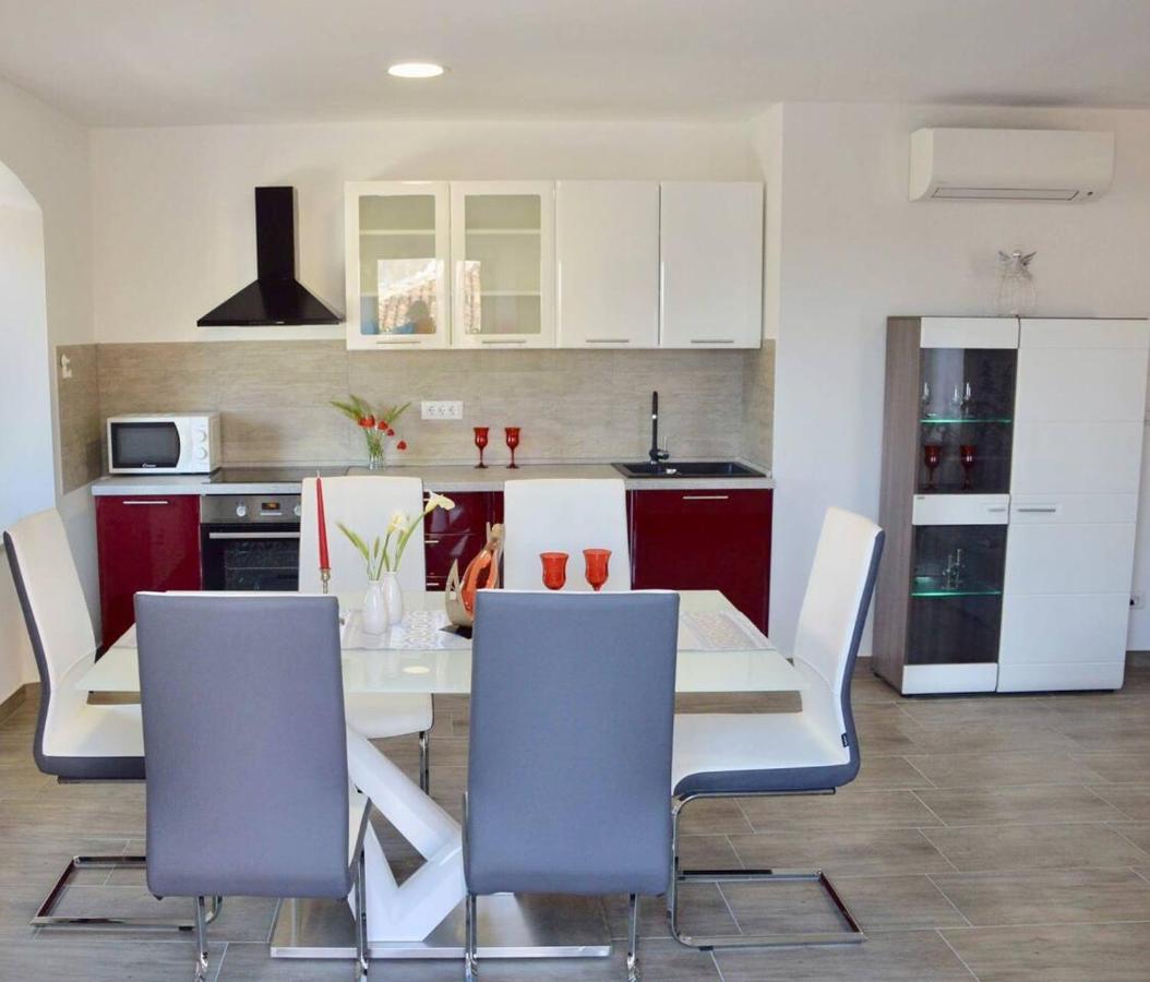 Old Town Apartment Popovic Vrsar Bagian luar foto