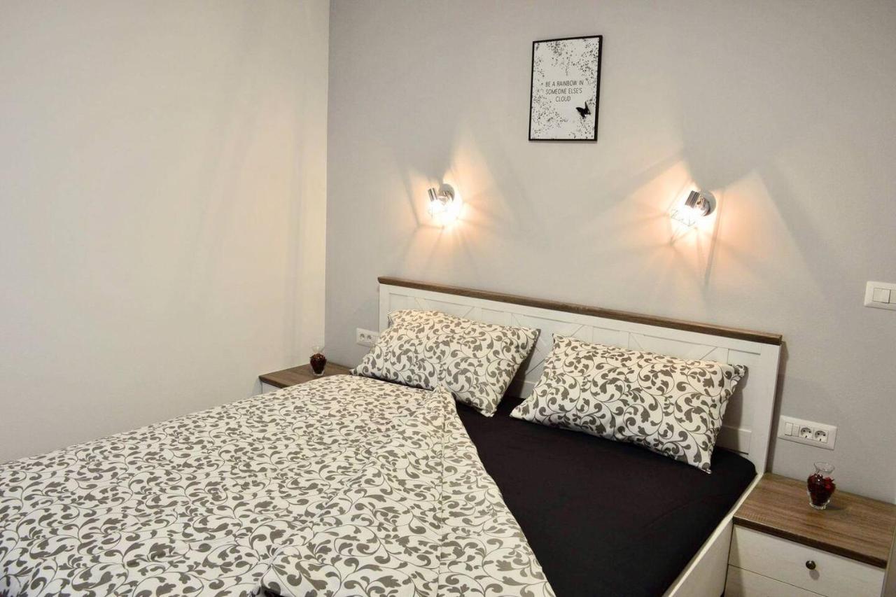Old Town Apartment Popovic Vrsar Bagian luar foto