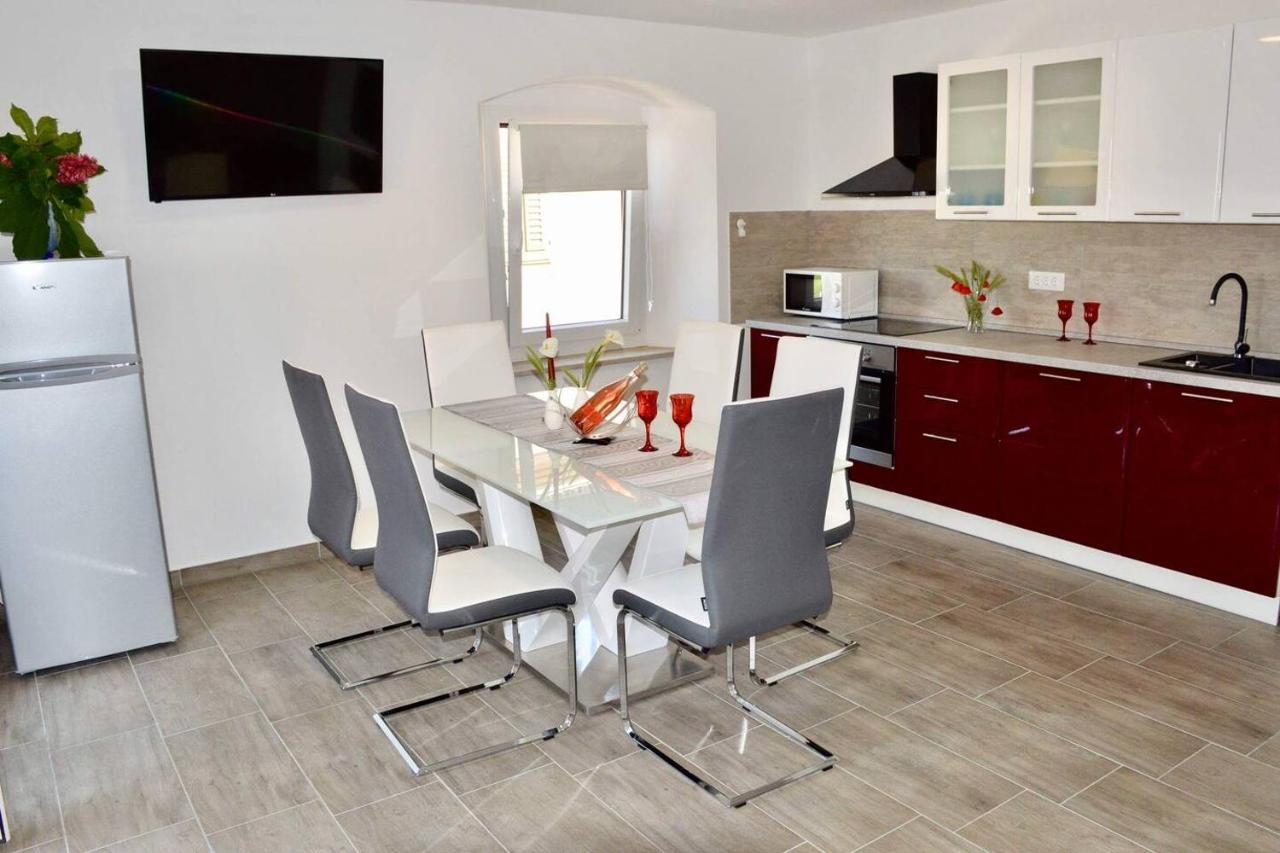 Old Town Apartment Popovic Vrsar Bagian luar foto