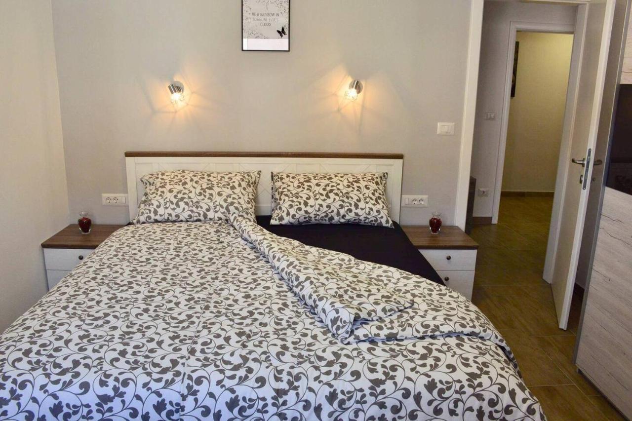 Old Town Apartment Popovic Vrsar Bagian luar foto